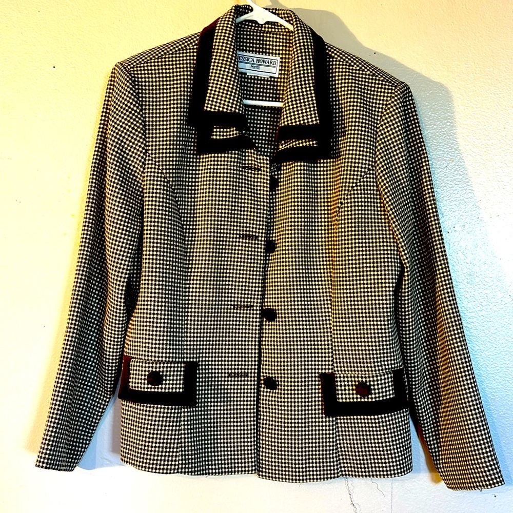 Vintage Jessica Howard velvet trimmed brown and ivory jacket/top size 8. Cute